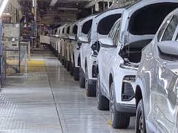 Fuerte caída de la producción de autos en enero por menos días de actividad y ajustes en plantas
