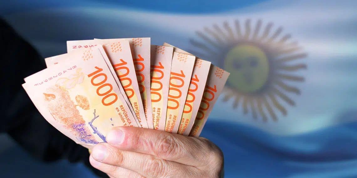 Mayo llega con una ola de aumentos en servicios y prepagas que profundiza la pérdida del poder adquisitivo
