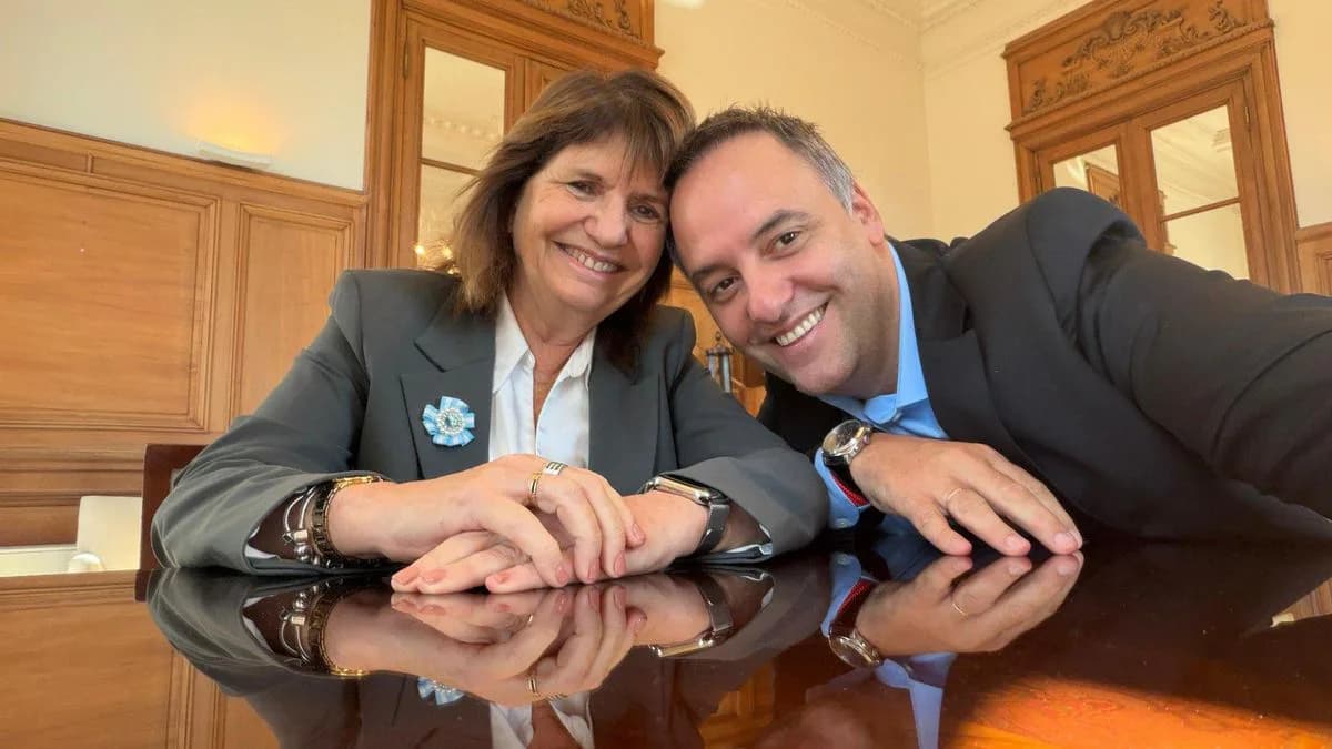 Patricia Bullrich le exigió a Manuel Adorni que presente su declaración jurada de inmediato