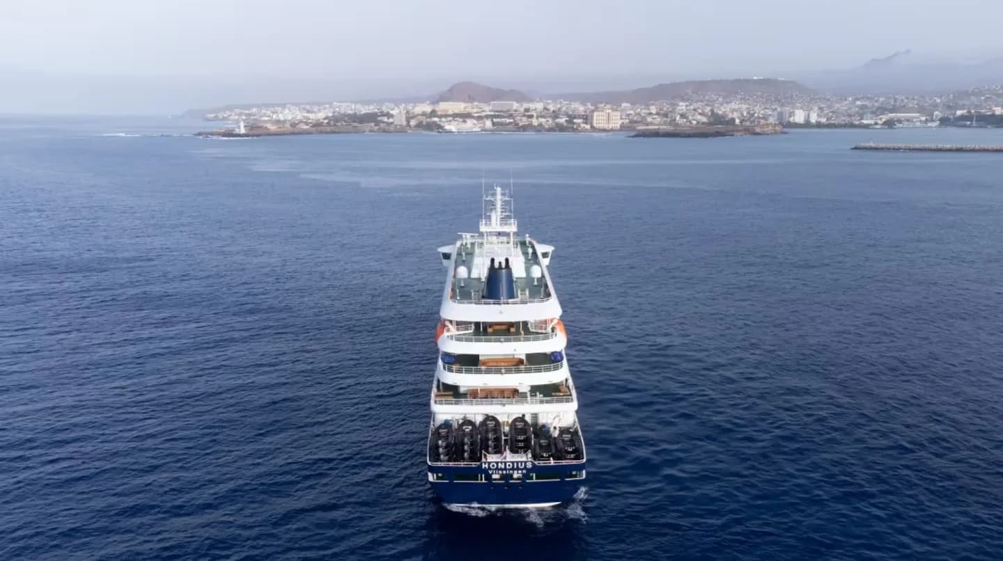 El crucero afectado por hantavirus llegará este sábado a Tenerife y el lunes iniciarán la repatriación