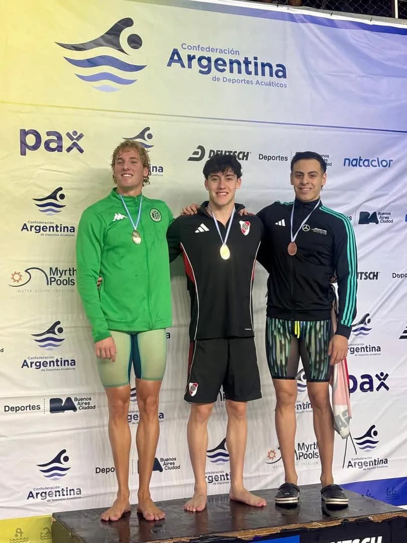 Matías Sosa González logró la medalla de bronce en el Campeonato Argentino de Natación de Mayores