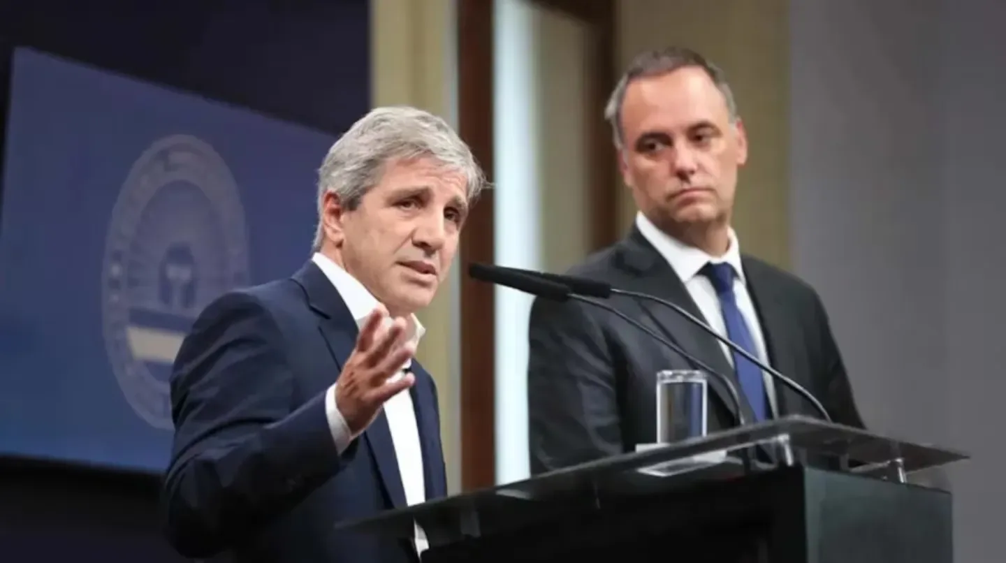 Ajuste presupuestario: Adorni y Caputo recortaron $2,3 billones en 211 programas estatales