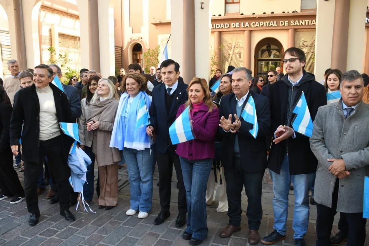 La intendente Norma Fuentes acompañó la Marcha Universitaria: "Defenderla es defender el futuro"