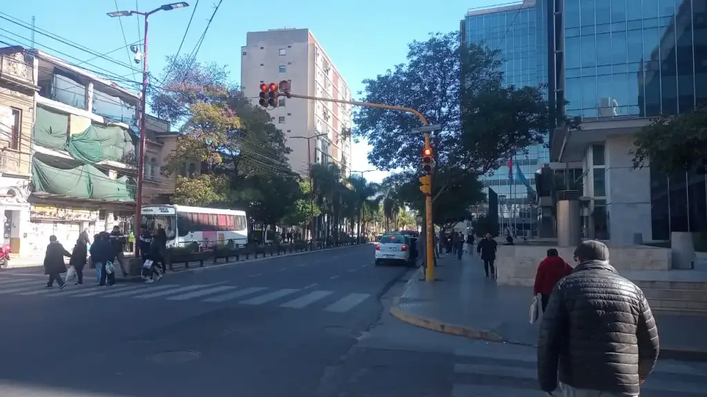 Miércoles en Santiago: de un amanecer helado a una tarde con 22 grados de máxima