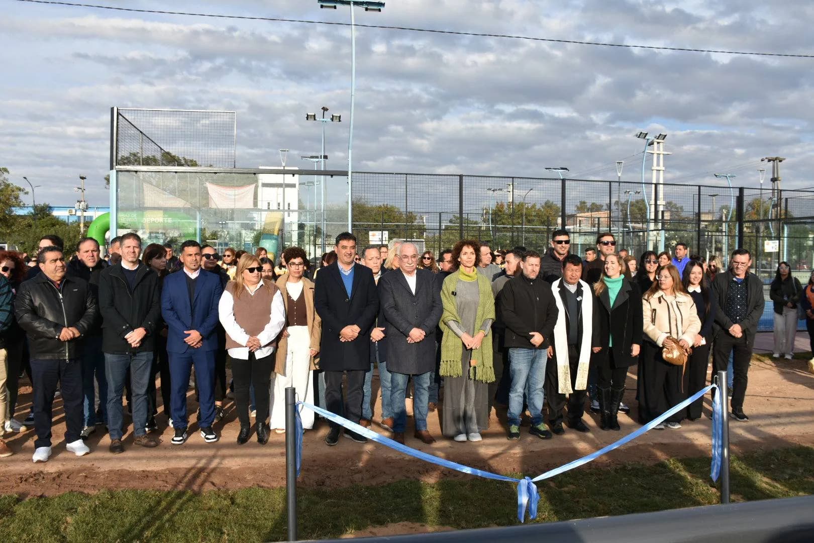 Inauguraron la tan esperada cancha de hockey de césped sintético en el Polideportivo de Las Termas