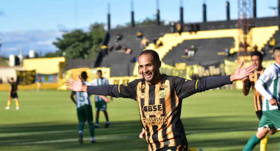 Mitre aplastó 4 a 0 a San Miguel en el 8 de Abril y escaló al noveno puesto