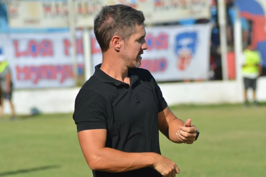 Juan Vita renunció como DT de Güemes tras la goleada sufrida ante Colegiales