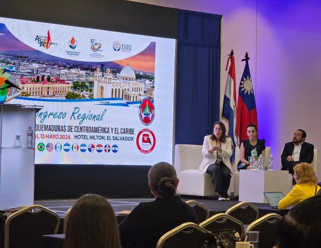 Orgullo médico: el CePSI Eva Perón expuso sobre el uso de inteligencia artificial en cirugías durante un congreso internacional