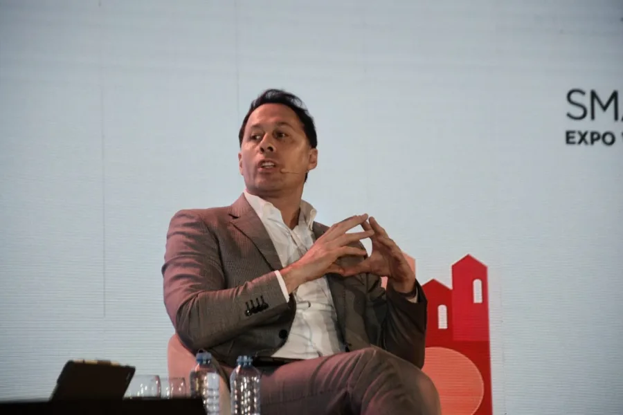Juan Corvalán disertó sobre los desafíos y el impacto de la inteligencia artificial en la gestión pública