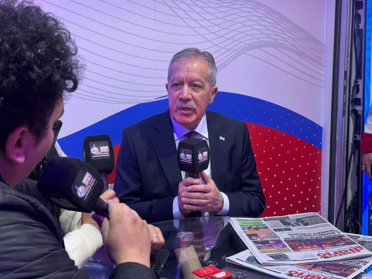 El gobernador Elías Suárez visitó el stand de El Multimedio en la Smart City Expo y analizó el futuro de la provincia