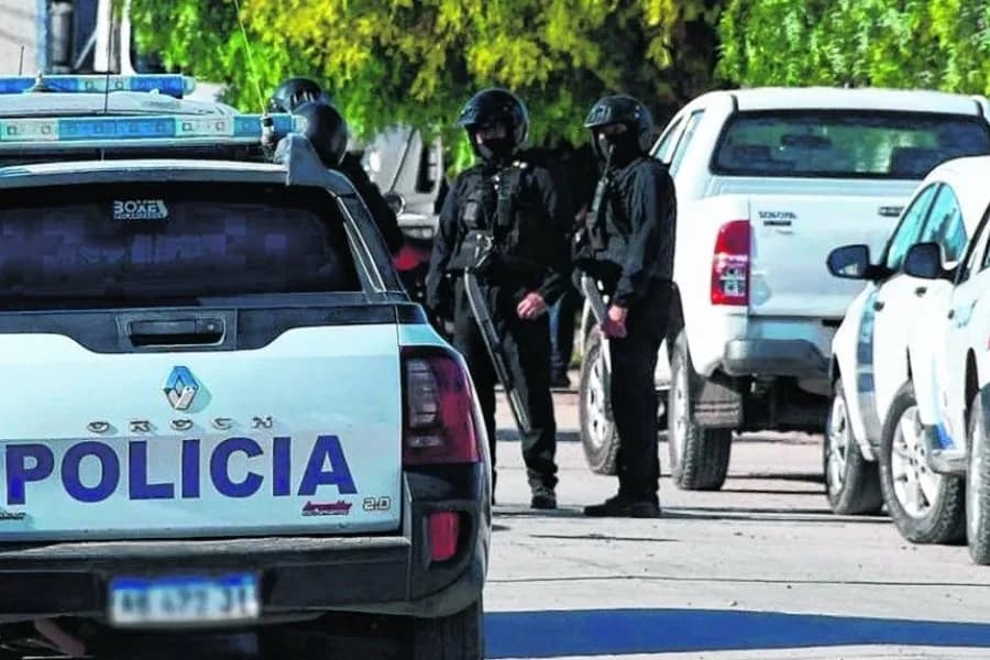 Conmoción en Quimilí: menores pidieron auxilio a una vecina porque su padrastro "estaba ahogando" a su hermanita en un fuentón