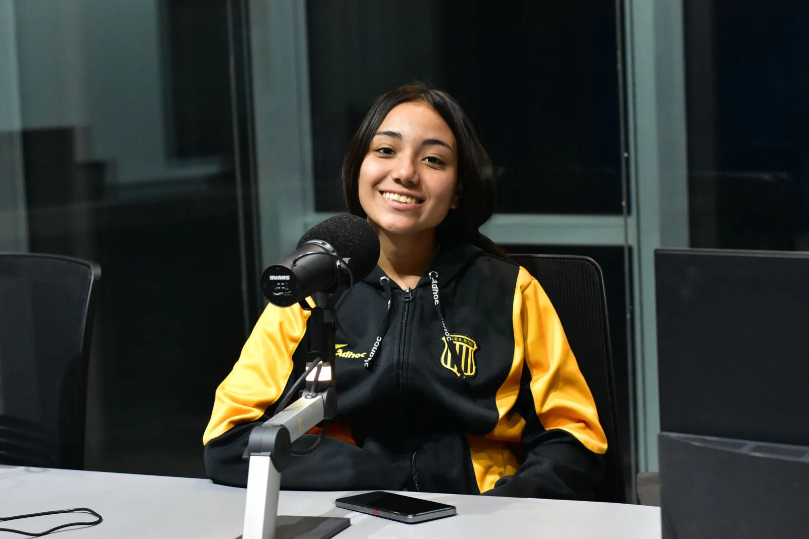 Un ejemplo de esfuerzo y disciplina: Tatiana Agüero Giménez, joya del fútbol femenino de Mitre, pasó por "El Deportivo"