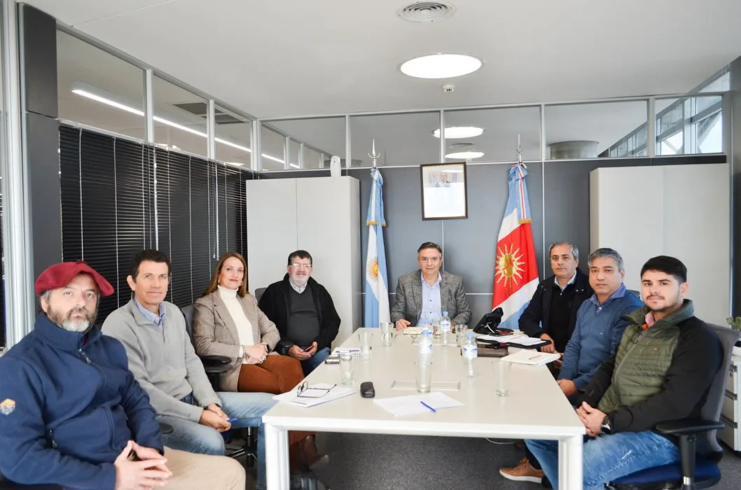 El ministro Néstor Machado coordinó una agenda de desarrollo sustentable junto a directivos de FUNDAPAZ