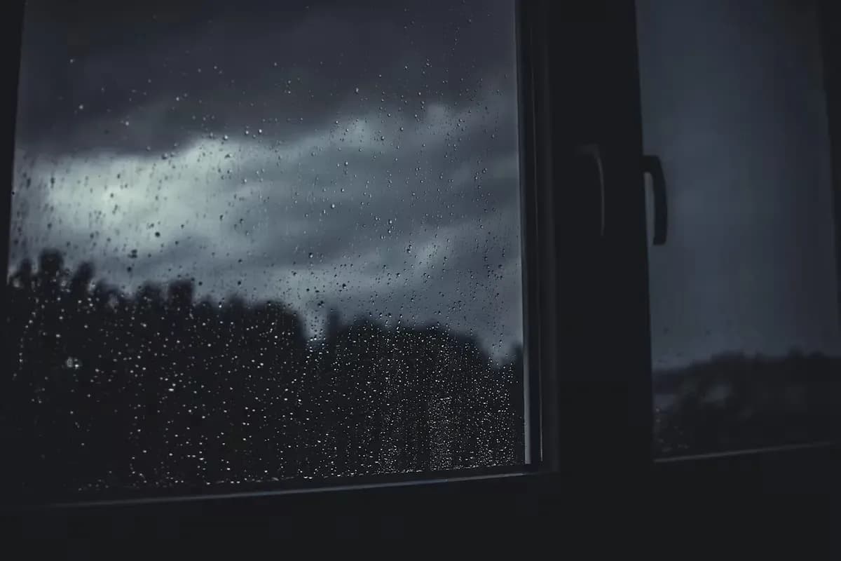 Viernes gris en Santiago del Estero: La lluvia y el frío otoñal abren paso a un fin de semana con mejoras graduales