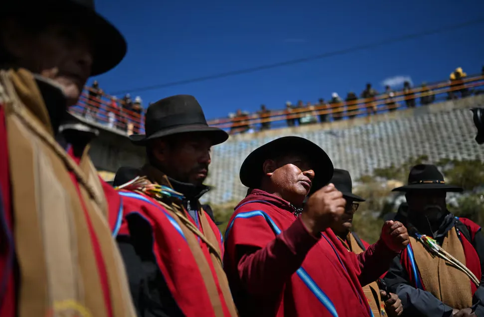 Caos en Bolivia: Con más de 90 cortes de ruta y desabastecimiento, convocan a un diálogo urgente para frenar la crisis