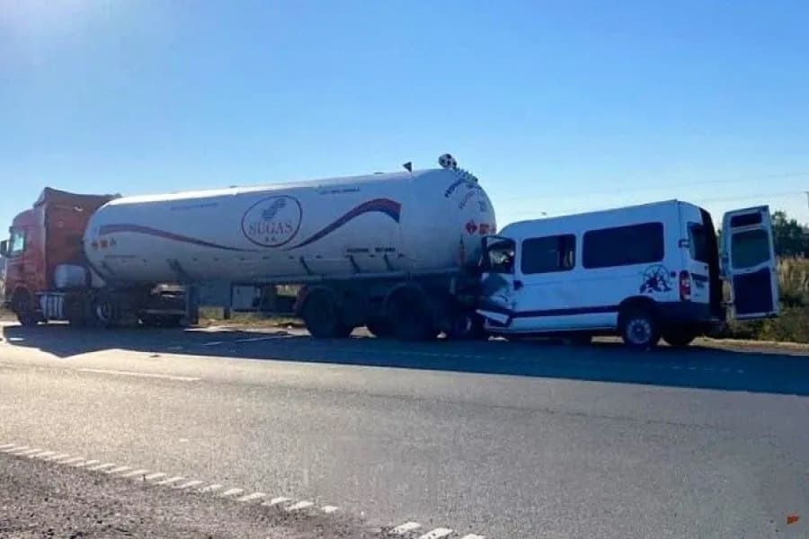 Profundo dolor por la muerte del cantante Elías Morel en un violento accidente sobre la autopista Rosario-Santa Fe