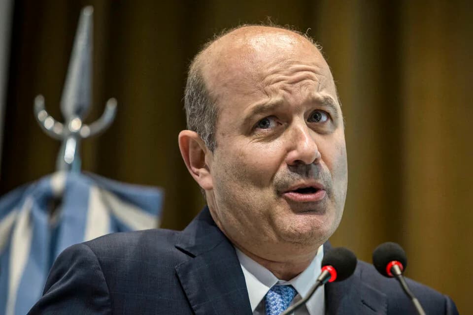 El Gobierno reglamentó la reforma laboral y aseguró que el país "estuvo atado a leyes para un mundo que ya no existe"