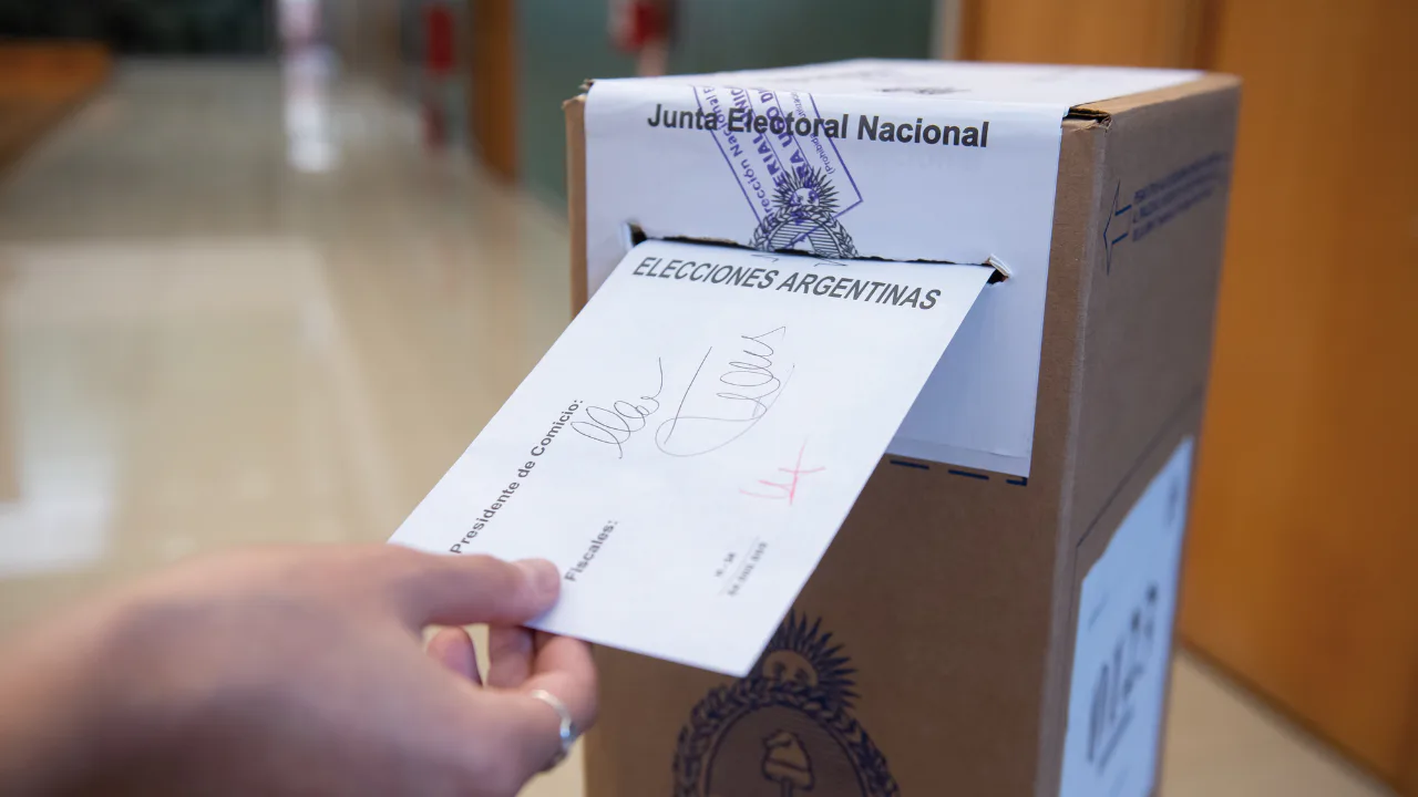 Las elecciones comunales entran en etapa decisiva: encuestas, alianzas y nombres bajo la presión del calendario