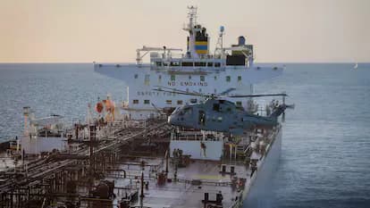 Golpe a la "flota fantasma" de Putin: comandos británicos interceptaron y tomaron el control de un petrolero ruso en el Canal de la Mancha