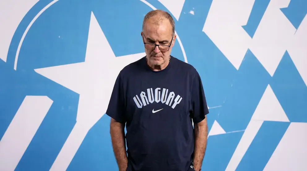 Marcelo Bielsa estalló en conferencia de prensa tras una insólita pregunta sobre la foto oficial del Mundial