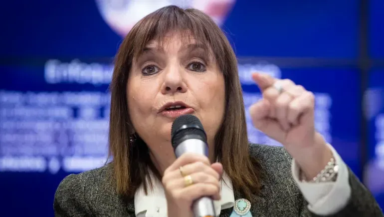 Patricia Bullrich celebró la designación de Adrián Ravier y lanzó una dura crítica contra Manuel Adorni