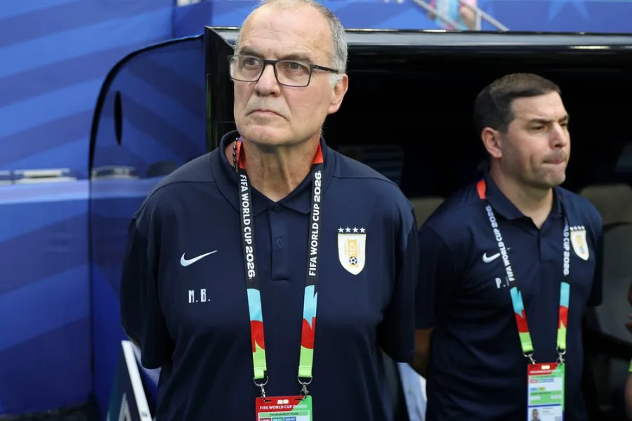 Fuerte cruce entre los referentes de Uruguay y Marcelo Bielsa antes de la final con España: "Jugaremos de igual a igual"