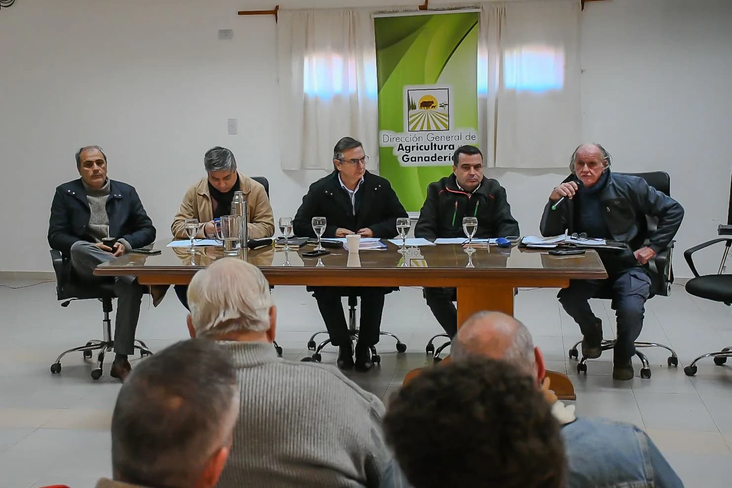 El ministro Néstor Machado encabezó la reunión de la Coprosa en el Vivero San Carlos para evaluar las campañas de vacunación y el estatus sanitario ganadero