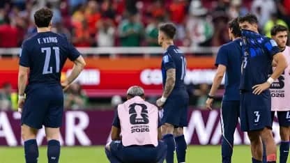 Clima tenso en Uruguay: tras la eliminación del Mundial, la AUF confirmó que el plantel regresará en vuelos comerciales