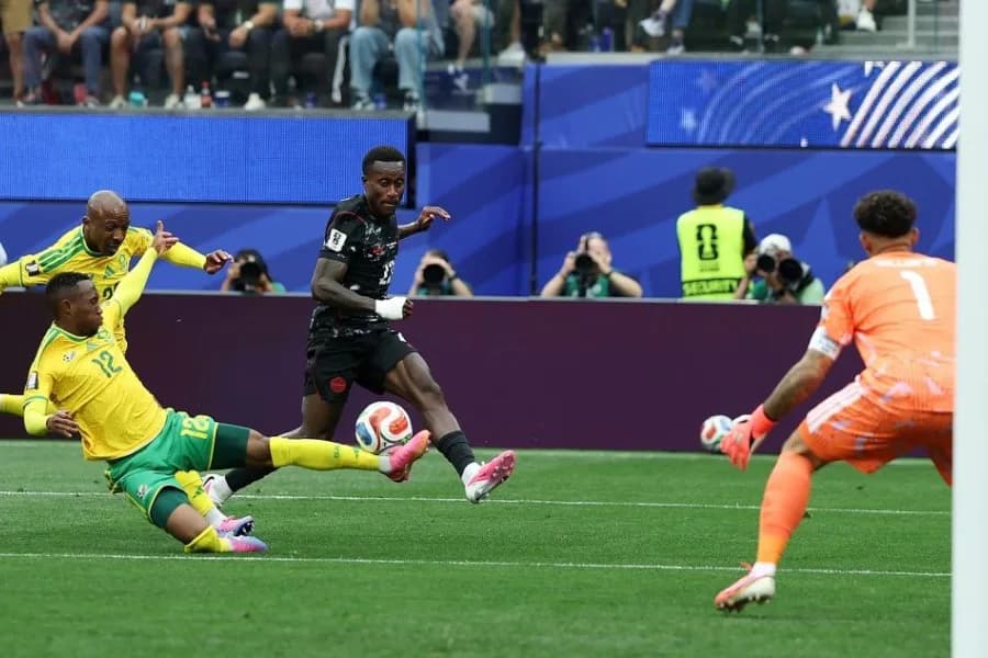 Canadá derrotó a Sudáfrica sobre el final y avanzó por primera vez a los octavos de final del Mundial 2026
