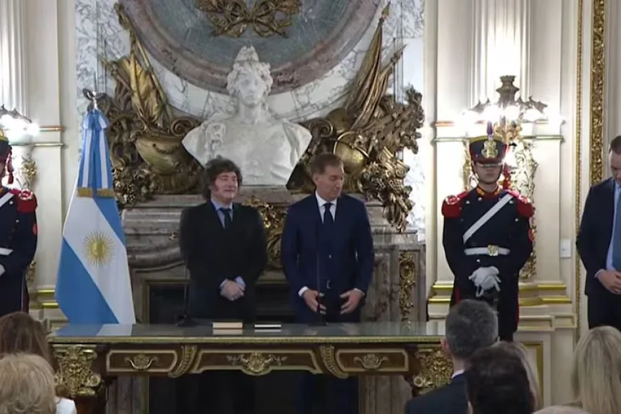 Diego Santilli asumió como nuevo jefe de Gabinete tras jurar ante Javier Milei