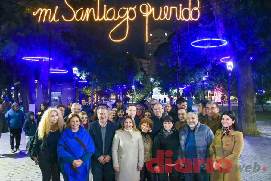 Con el tradicional encendido de luces en Plaza Libertad, comenzaron los festejos por el 473° aniversario de la Capital