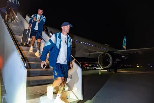 La Selección Argentina arribó a Miami para los 16avos del Mundial 2026 con una foto viral de Lionel Messi que causó furor