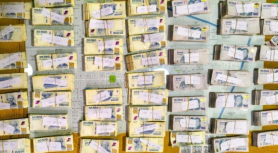 Encontró una mochila con 84 millones de pesos en la ruta, se asustó, no pudo dormir y terminó llorando ante la Justicia