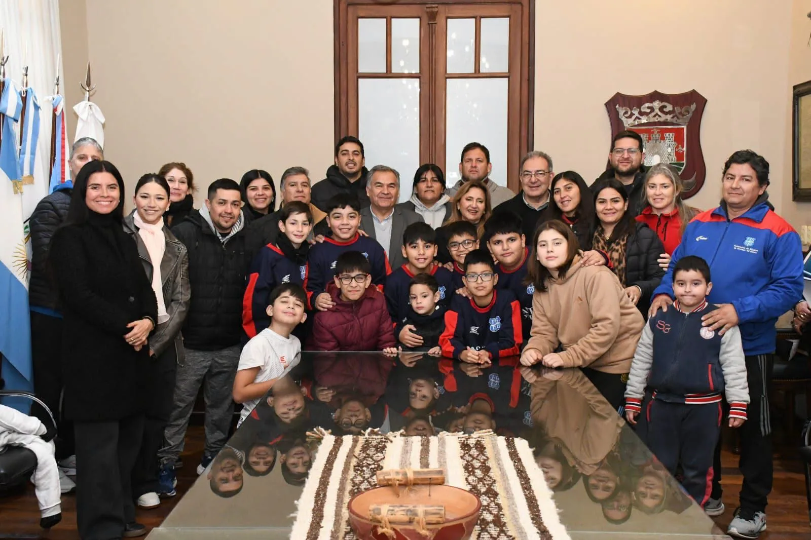 Orgullo santiagueño: la intendente Norma Fuentes recibió al seleccionado de básquet U11 tras coronarse campeón del NOA