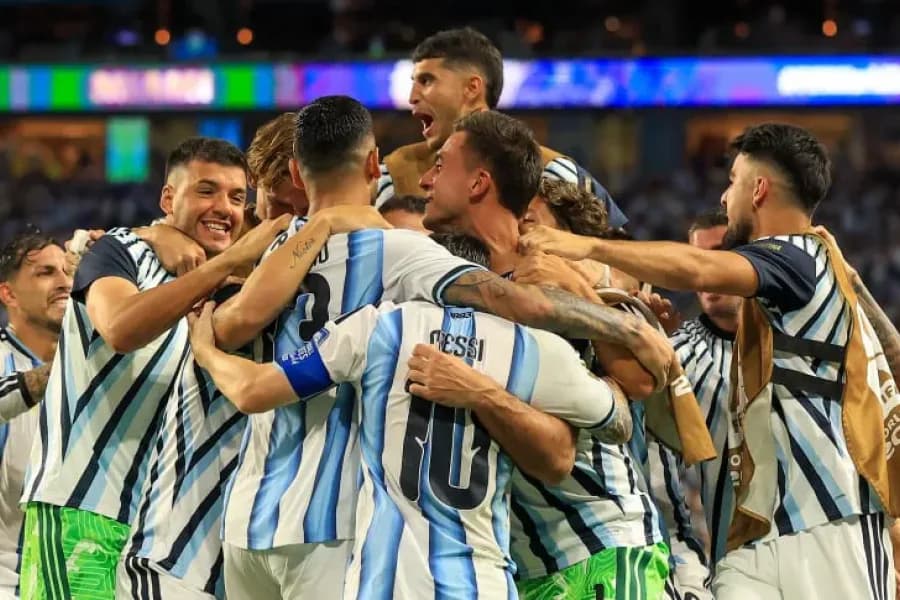 ¡Sufrimiento, mística y Dibu salvador! Argentina venció 3-2 a Cabo Verde en el suplementario y está en octavos