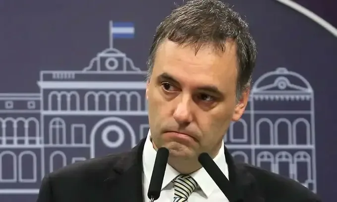 La Justicia federal prohíbe la salida del país a Manuel Adorni en la causa por presunto enriquecimiento ilícito