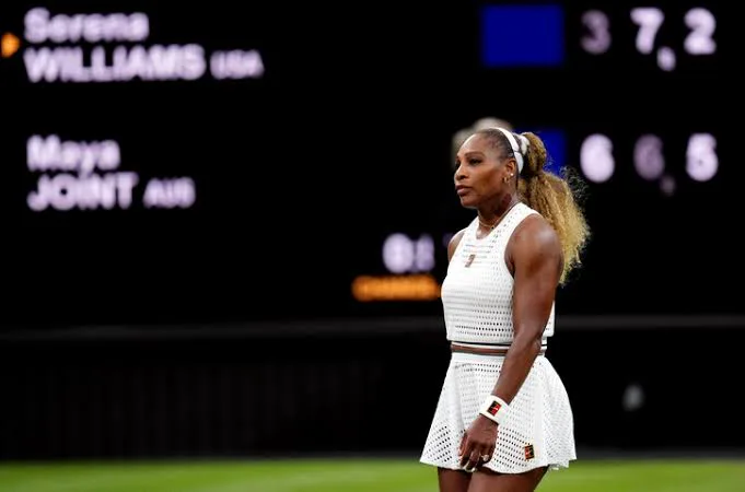 Serena Williams se retiró del torneo de dobles de Wimbledon debido a una lesión en su rodilla