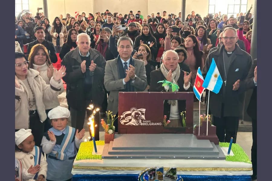 Silva Neder encabezó los actos por los aniversarios de Añatuya y Quimilí
