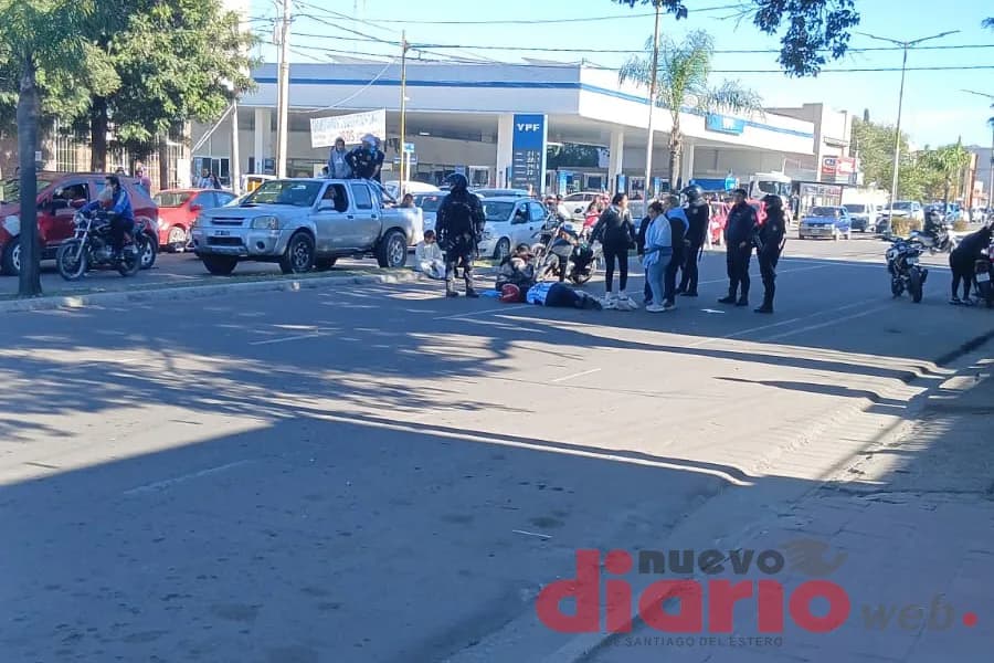 Una menor de edad permanece internada tras un grave derrape de moto en la ciudad de La Banda