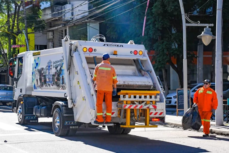 Garantizan la normalidad del servicio de recolección de residuos este viernes en la Capital