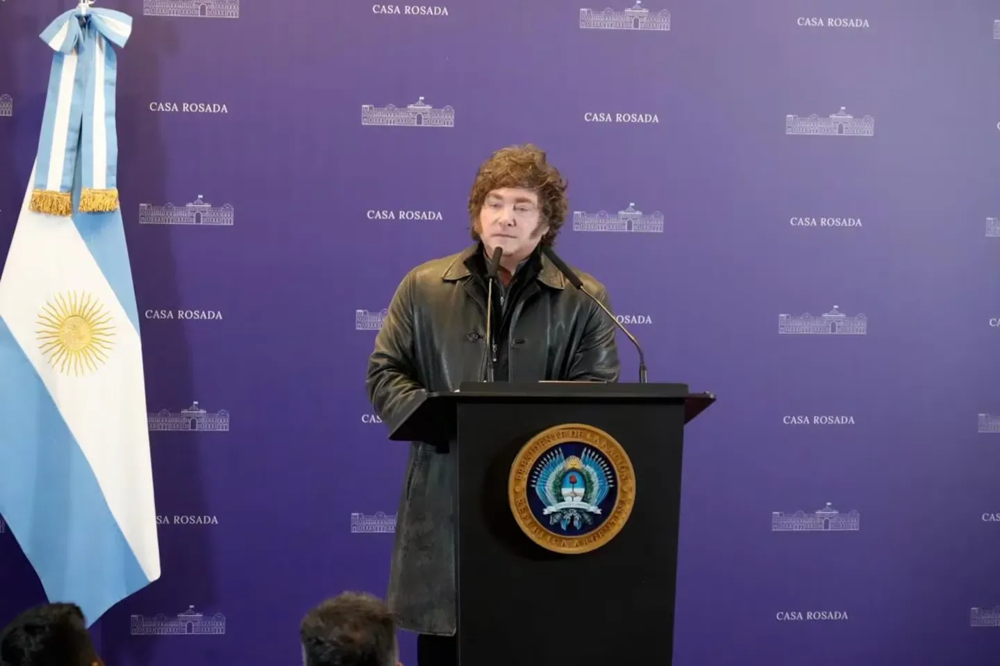 Javier Milei defendió el "shutdown" para frenar el gasto público y lanzó una fuerte advertencia al Congreso
