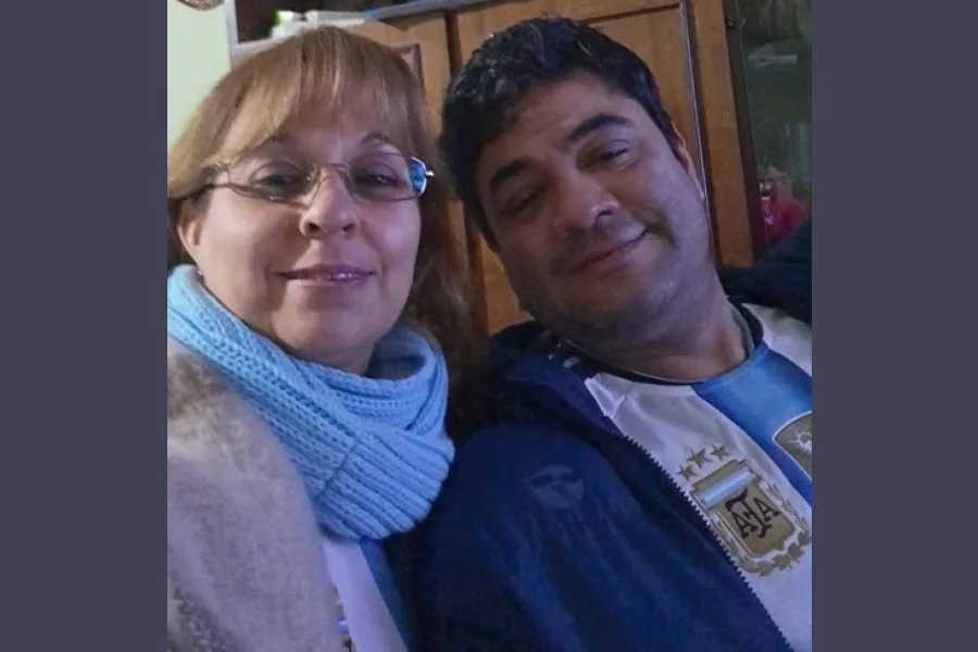 Un docente de 45 años murió tras sufrir un paro cardíaco mientras miraba el partido de la Selección en La Banda