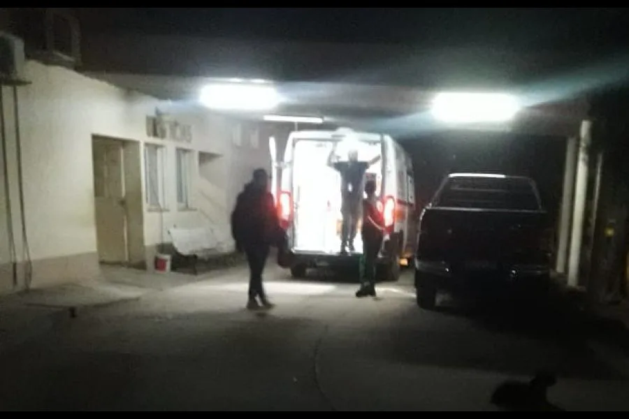 Noche de violencia en Añatuya: un sujeto apodado "Lagrimita" protagonizó dos ataques con arma blanca y fue denunciado por daños