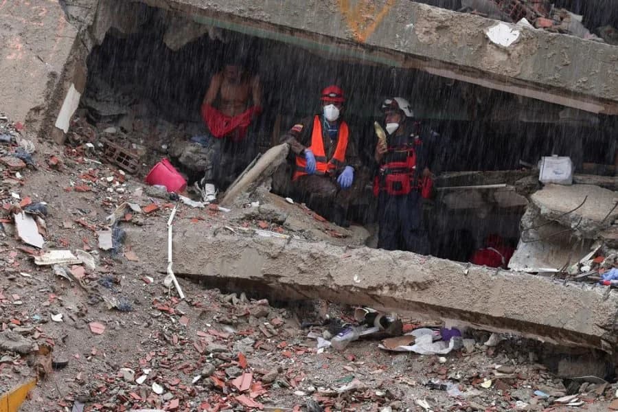 El Gobierno de Venezuela elevó a 4.490 la cifra de fallecidos por el terremoto tras un nuevo reporte oficial