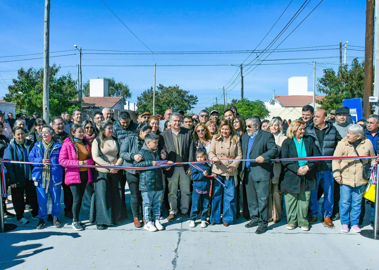 La intendente Fuentes inauguró 24 cuadras de pavimento en el barrio Néstor Kirchner