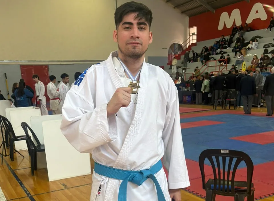 Orgullo santiagueño: el karateca Nahuel Juárez se consagró campeón argentino en Mendoza