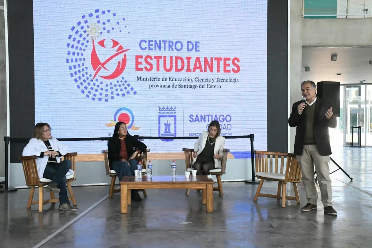 El Ing. Mario Benavente y la Dra. Mariela Nassif acompañaron a estudiantes secundarios en una jornada de orientación vocacional