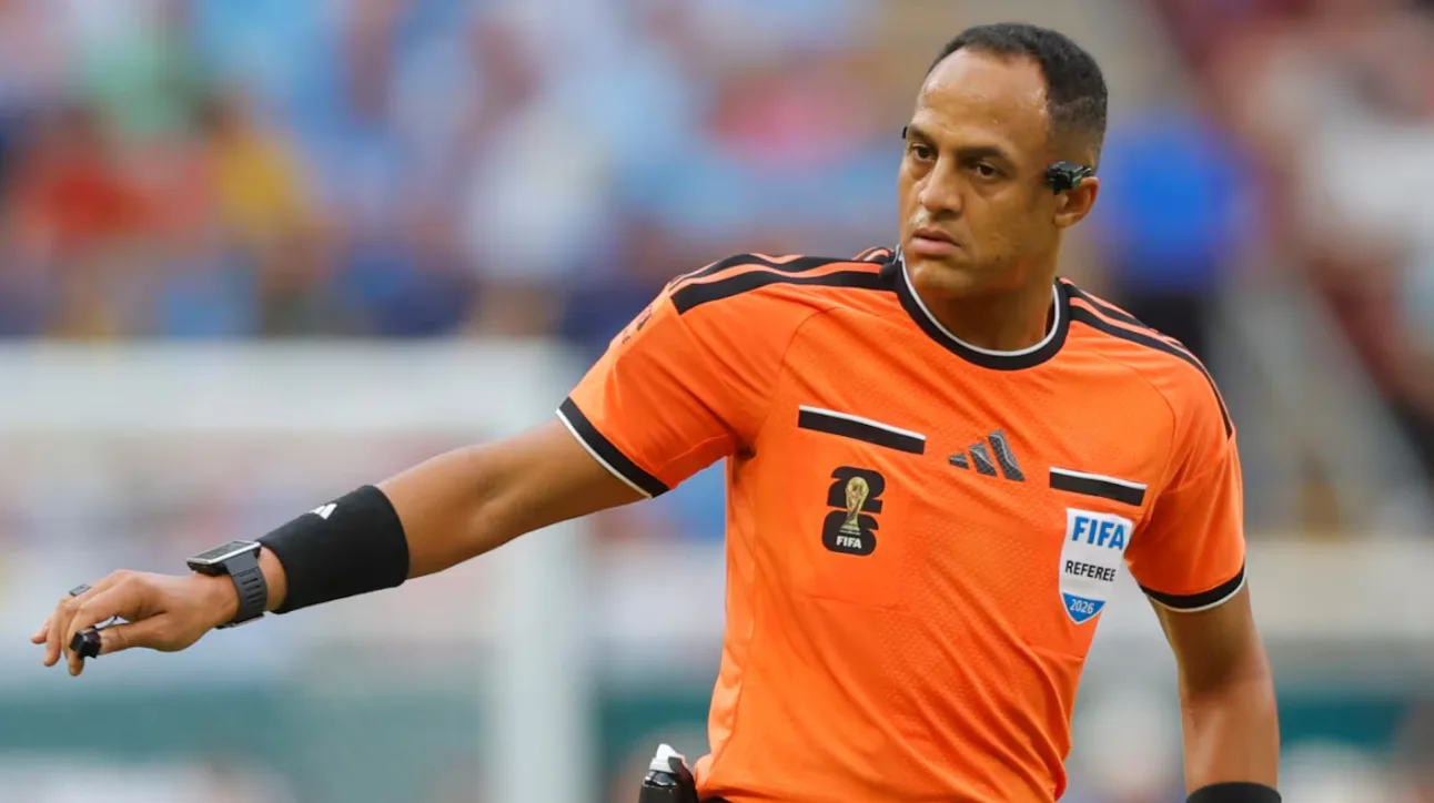 Ismail Elfath será el árbitro de la semifinal entre Argentina e Inglaterra