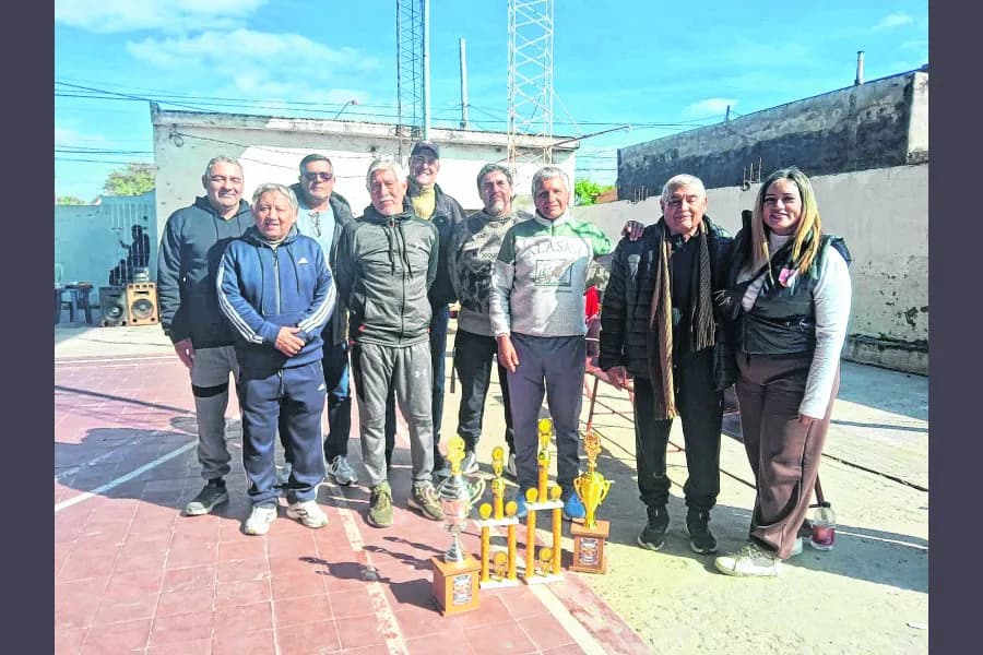 Emotivo tributo en Villa Constantina: el básquetbol santiagueño homenajeó al recordado Hugo Cejas