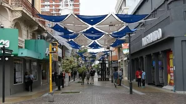 La mayoría de los comercios santiagueños abrirá sus puertas tras el partido de Argentina e Inglaterra